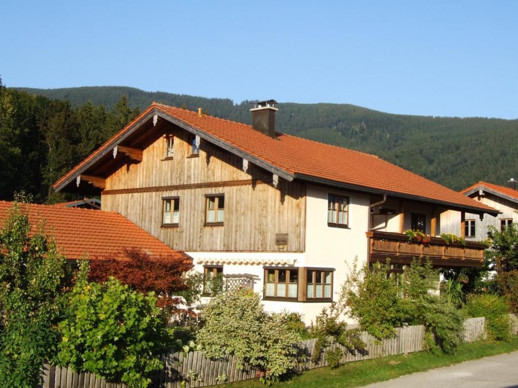 Apartment Andrea - Chiemgau Karte Инцел Екстериор снимка