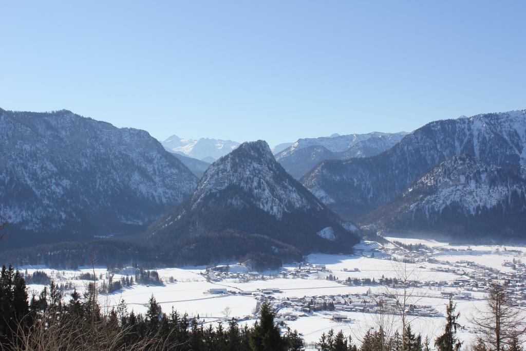 Apartment Andrea - Chiemgau Karte Инцел Стая снимка